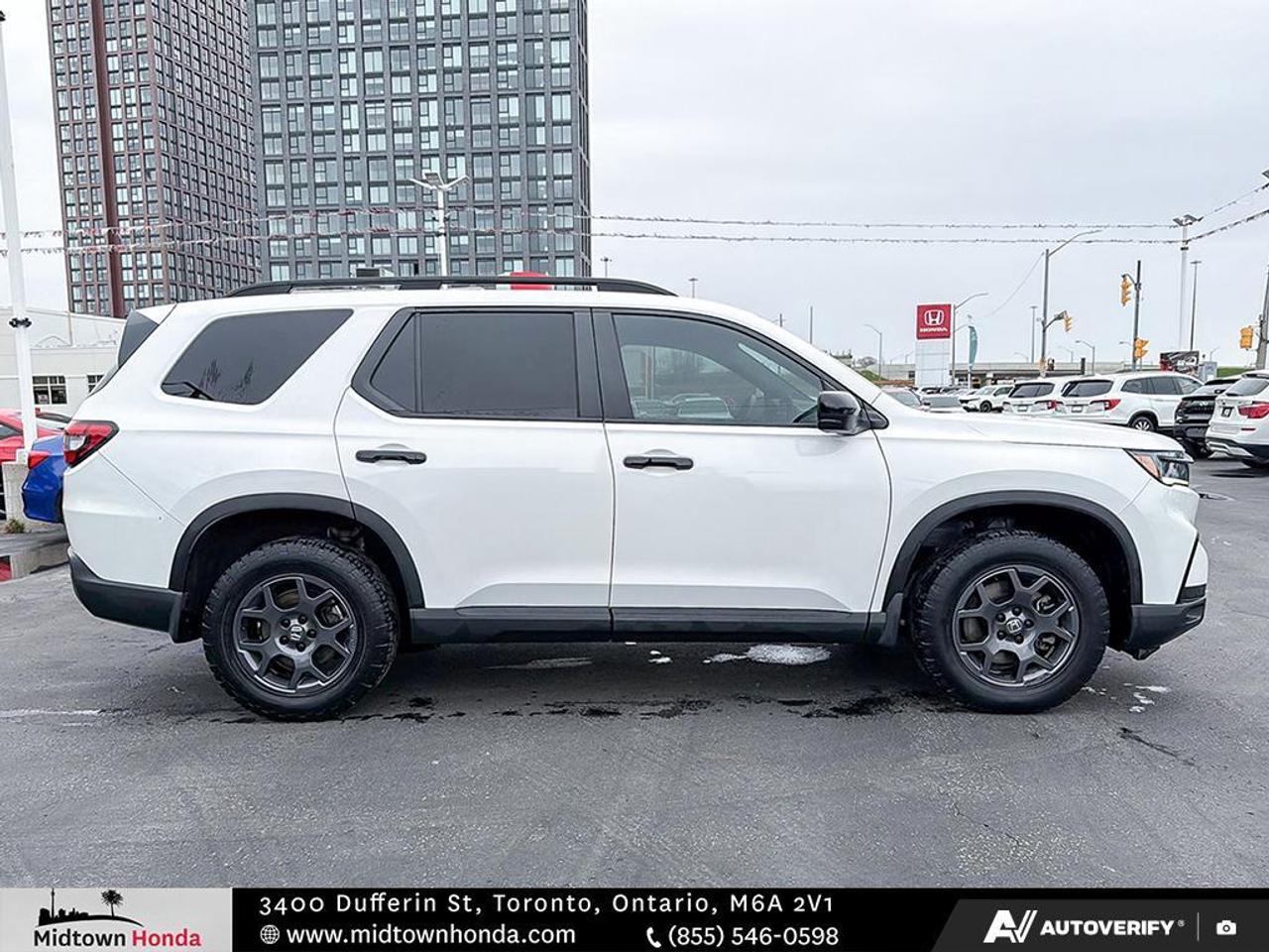 2023 Honda Pilot MOONROOF I LANE ASSIST I NO ACCIDENTS Photo