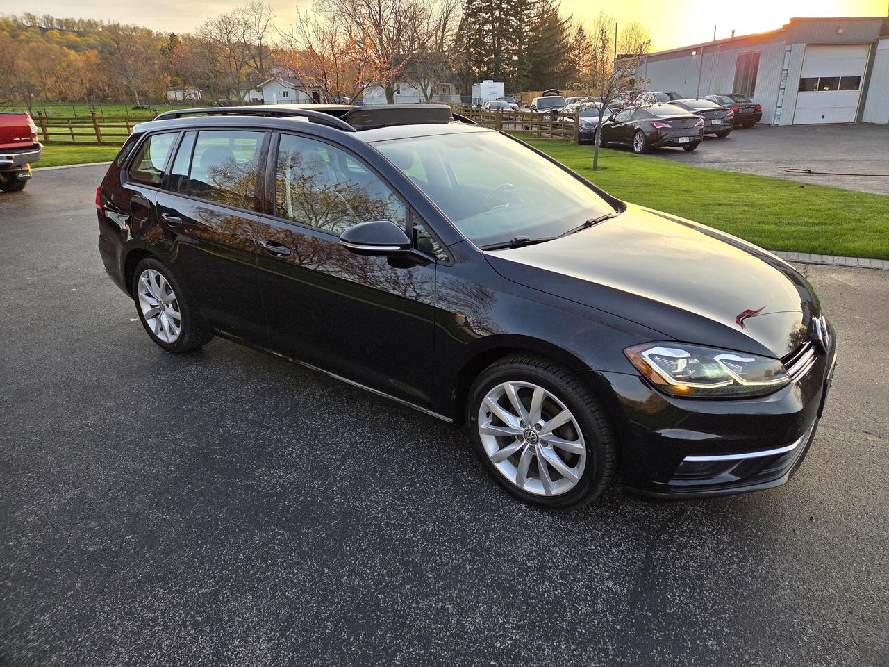 2018 Volkswagen Golf SportWagen Rare Find, Comfortline Manual, Sunroof, Loaded! Photo