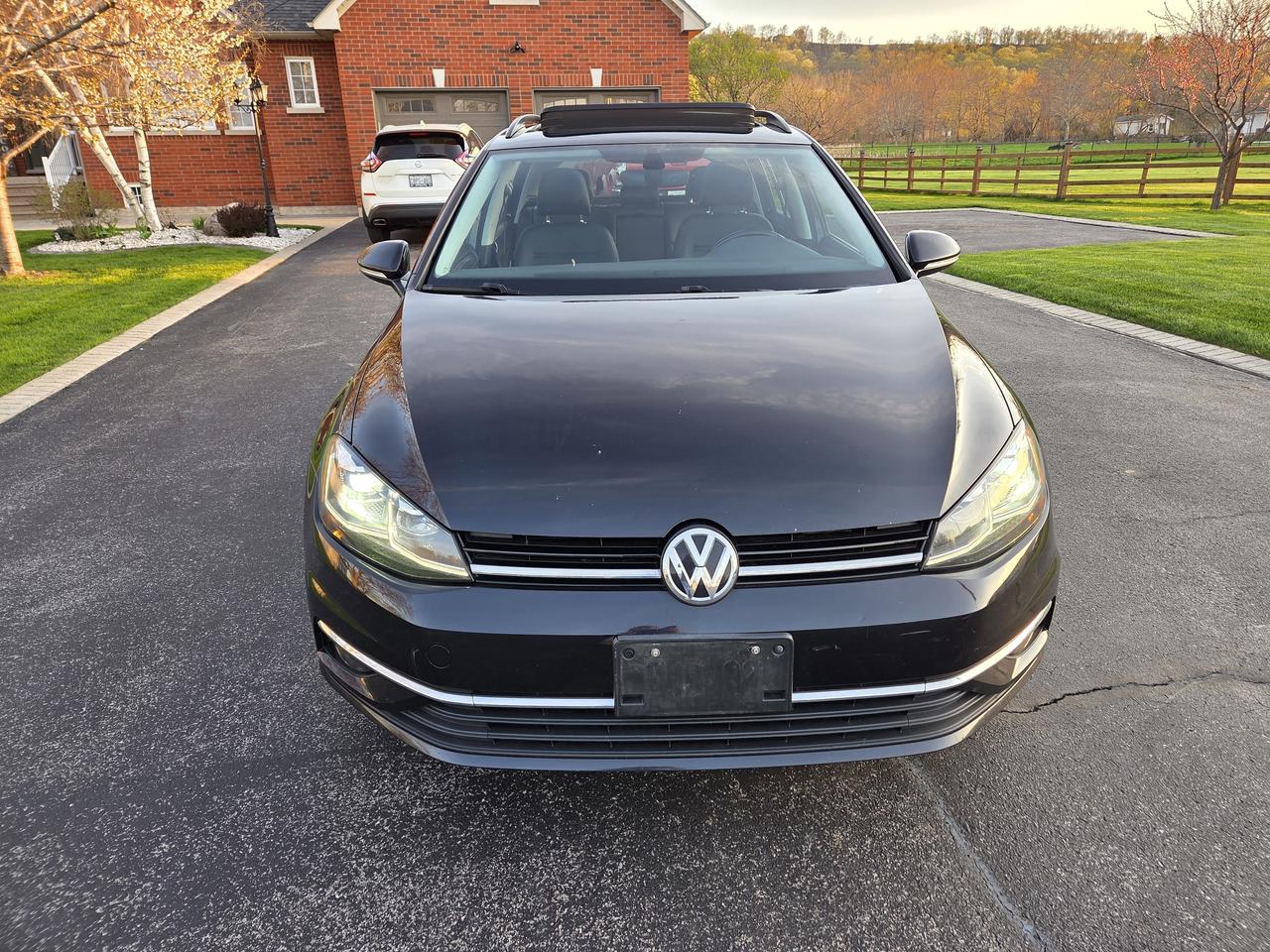 2018 Volkswagen Golf SportWagen Rare Find, Comfortline Manual, Sunroof, Loaded! Photo