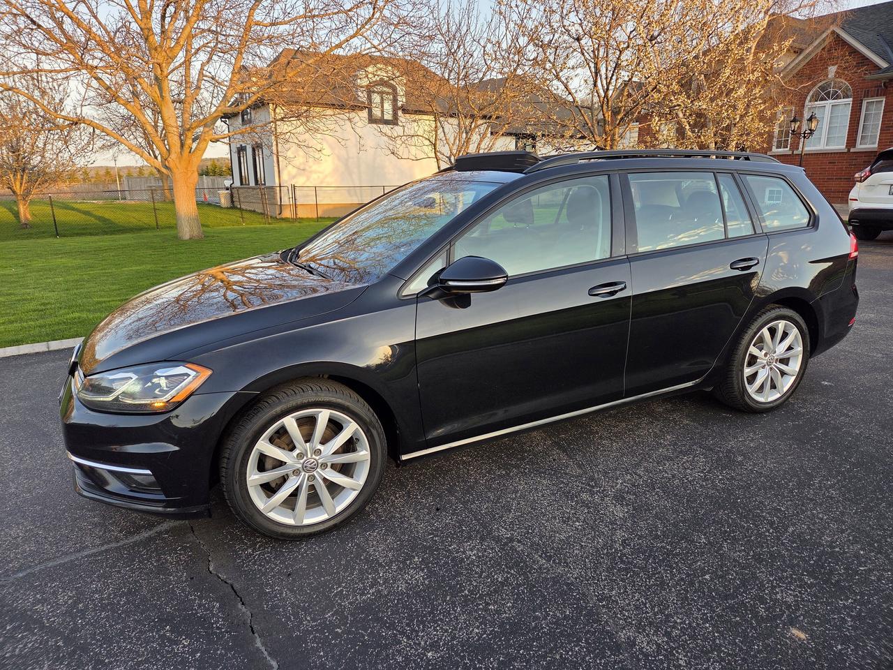 2018 Volkswagen Golf SportWagen Rare Find, Comfortline Manual, Sunroof, Loaded! Photo