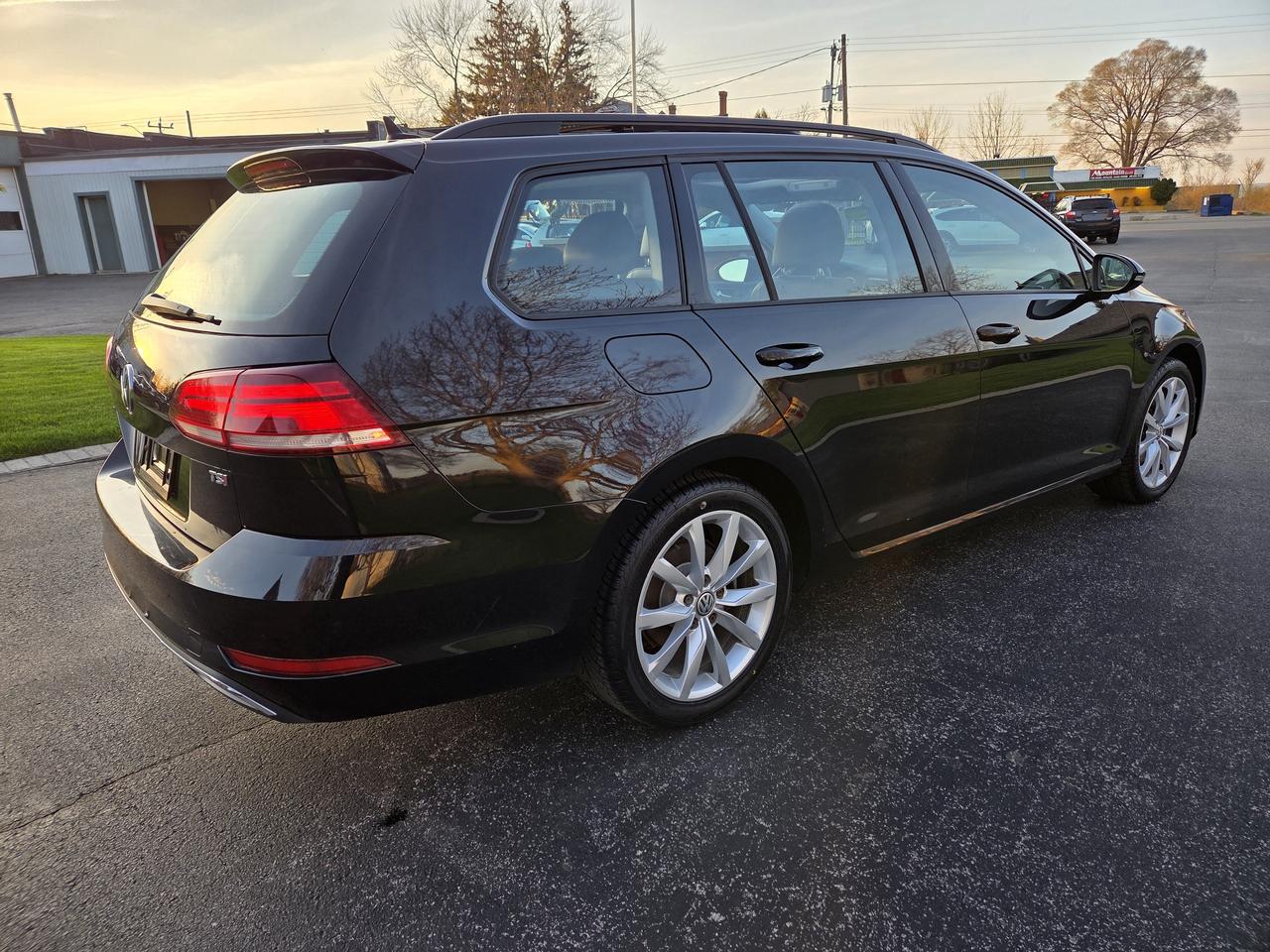 2018 Volkswagen Golf SportWagen Rare Find, Comfortline Manual, Sunroof, Loaded! Photo