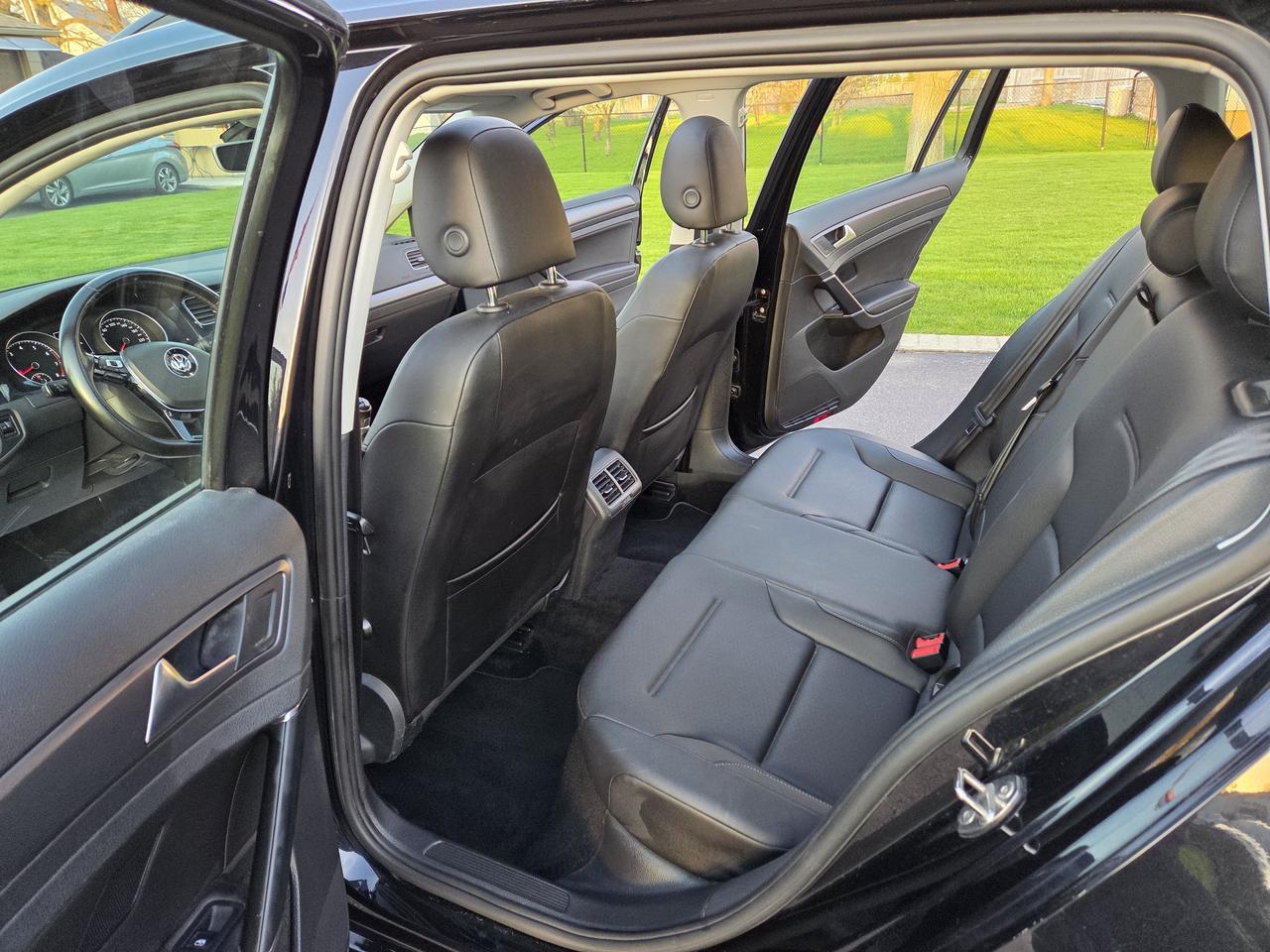 2018 Volkswagen Golf SportWagen Rare Find, Comfortline Manual, Sunroof, Loaded! Photo