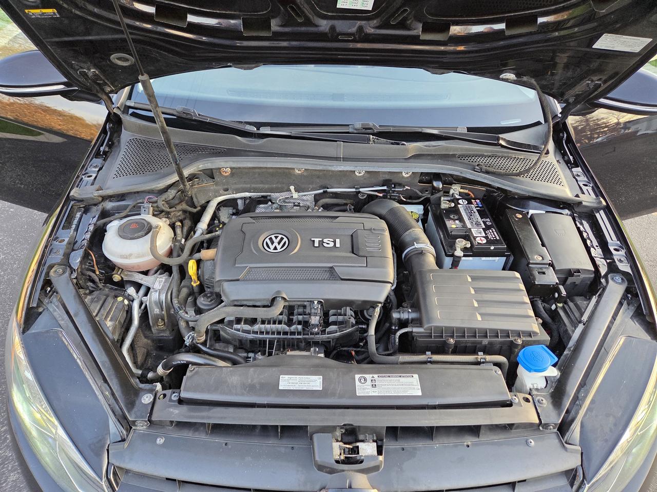 2018 Volkswagen Golf SportWagen Rare Find, Comfortline Manual, Sunroof, Loaded! Photo