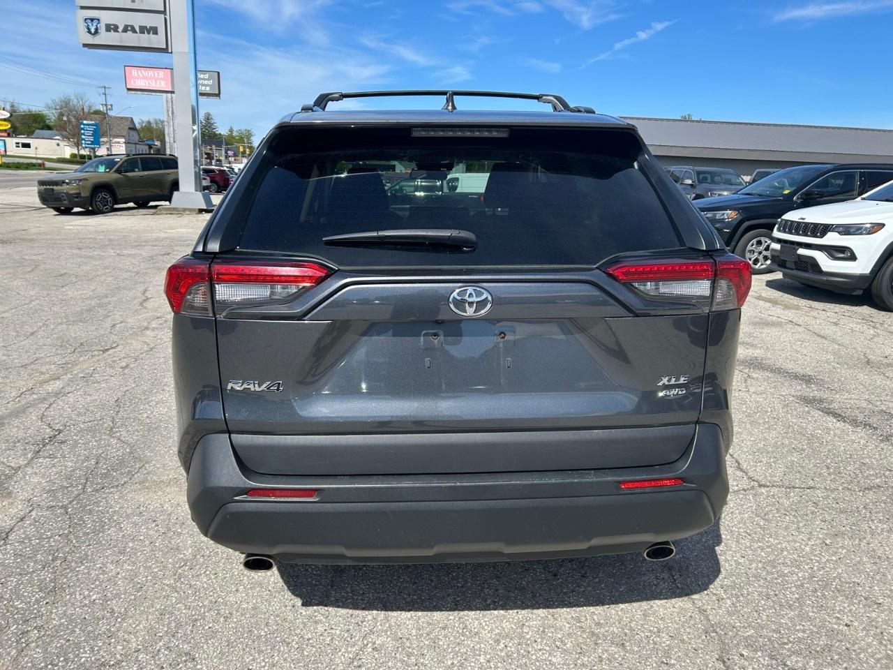 2021 Toyota RAV4 XLE AWD Photo
