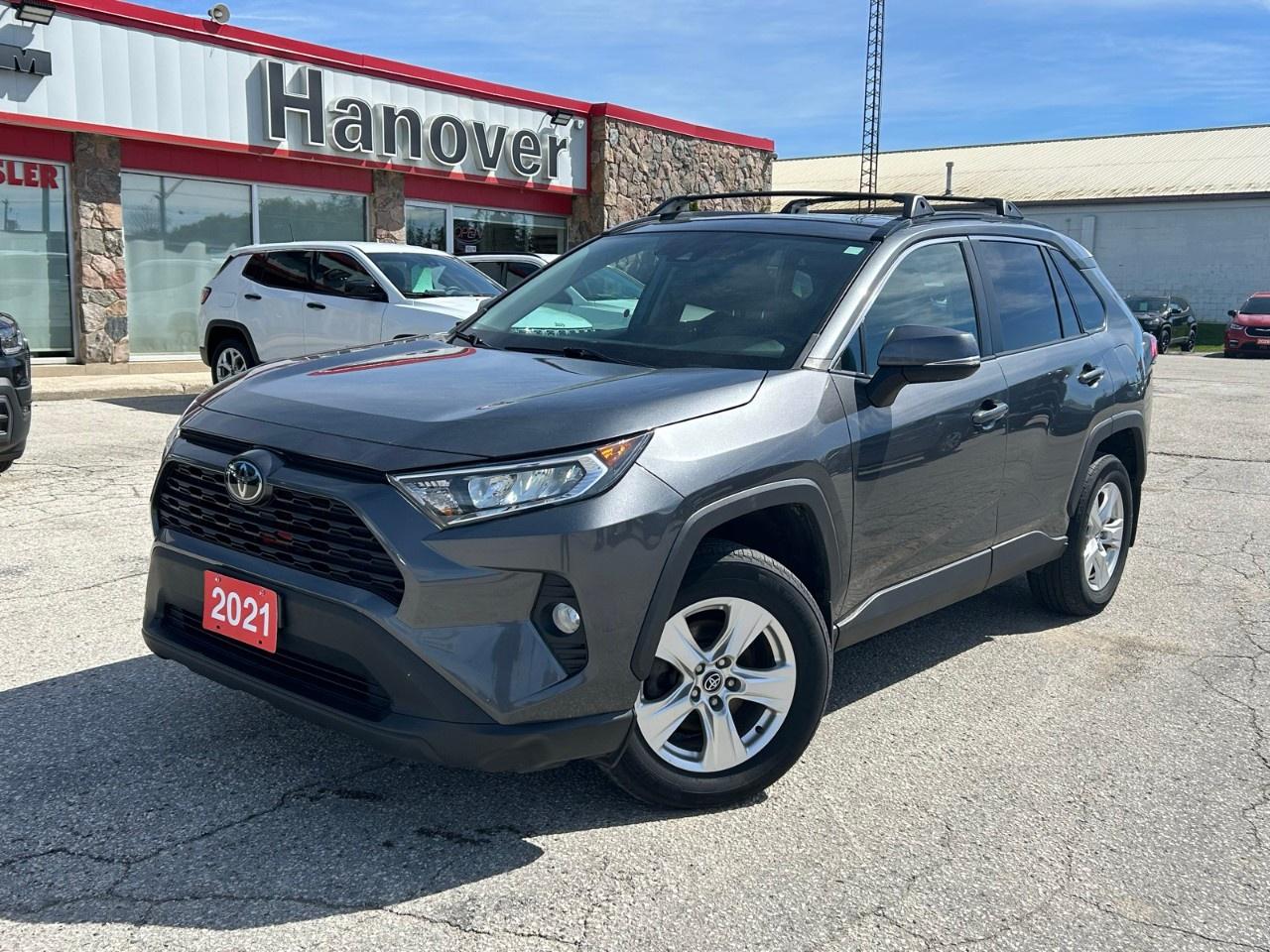 2021 Toyota RAV4 XLE AWD Photo0