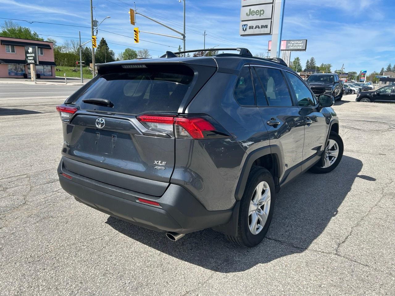 2021 Toyota RAV4 XLE AWD Photo