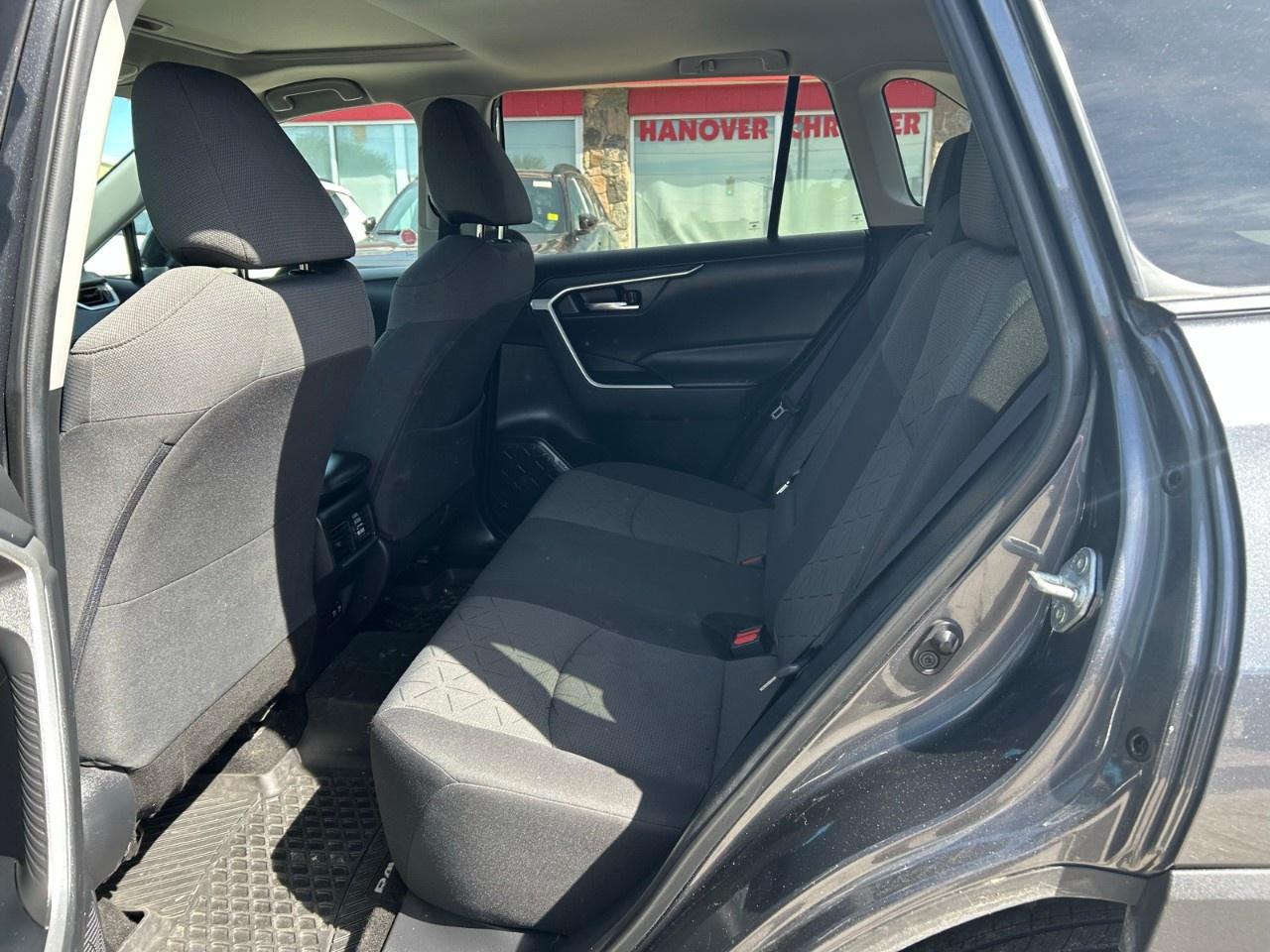 2021 Toyota RAV4 XLE AWD Photo