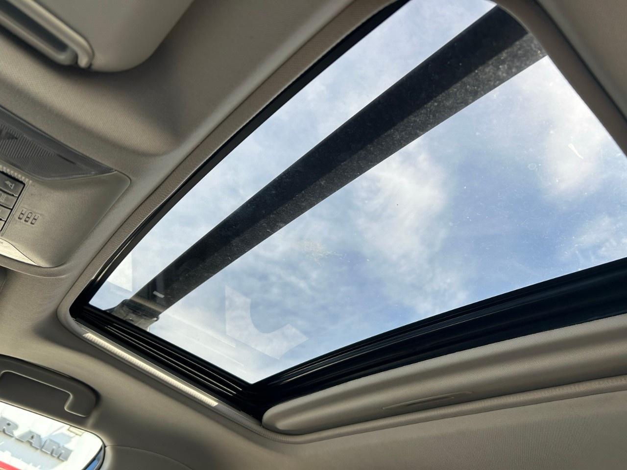 2021 Toyota RAV4 XLE AWD Photo