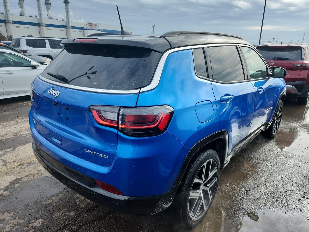 2024 Jeep Compass Limited   ELITE EXTERIOR GROUP   PANO ROOF   ALPIN Photo