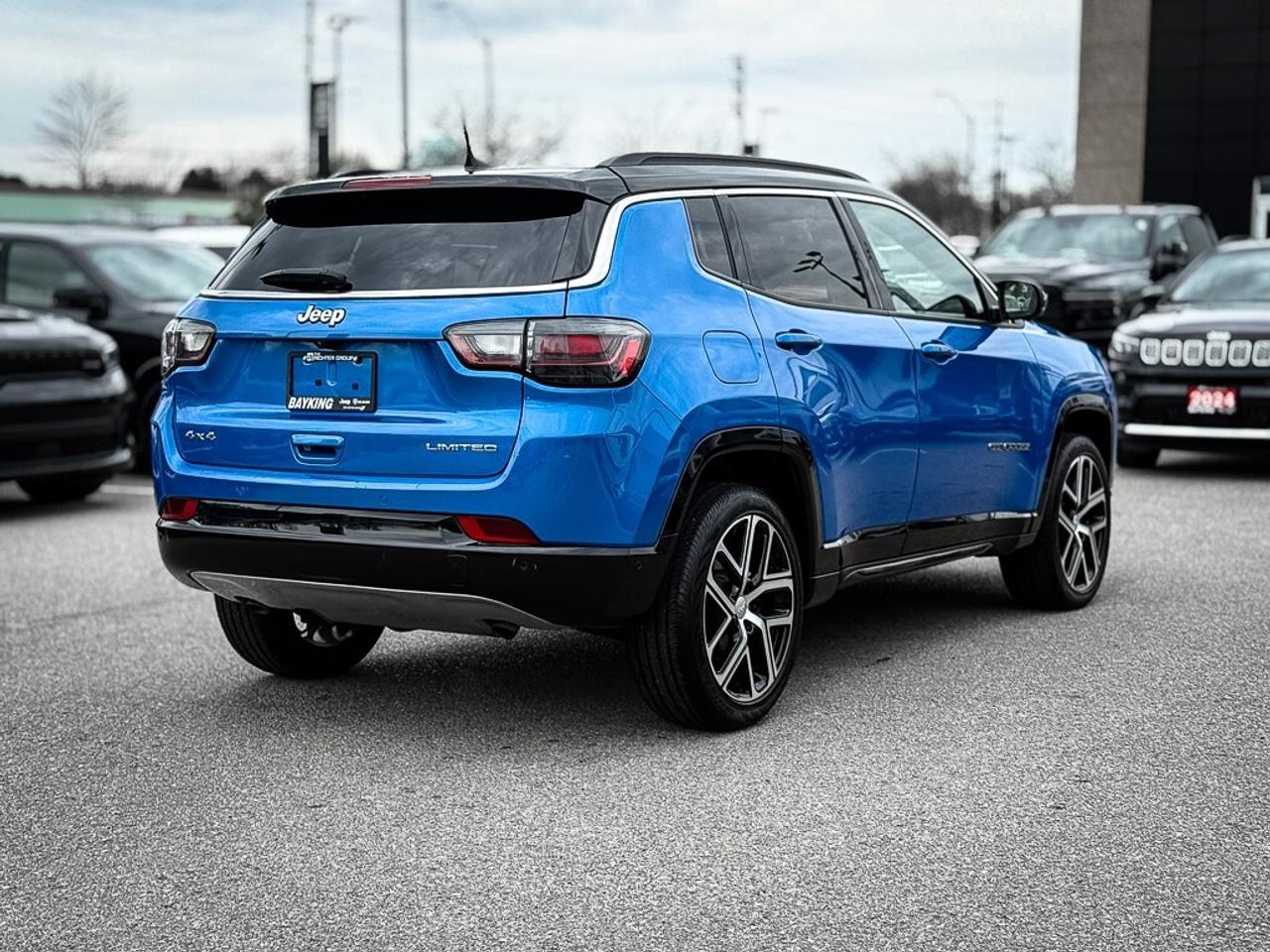 2024 Jeep Compass Limited   ELITE EXTERIOR GROUP   PANO ROOF   ALPIN Photo4