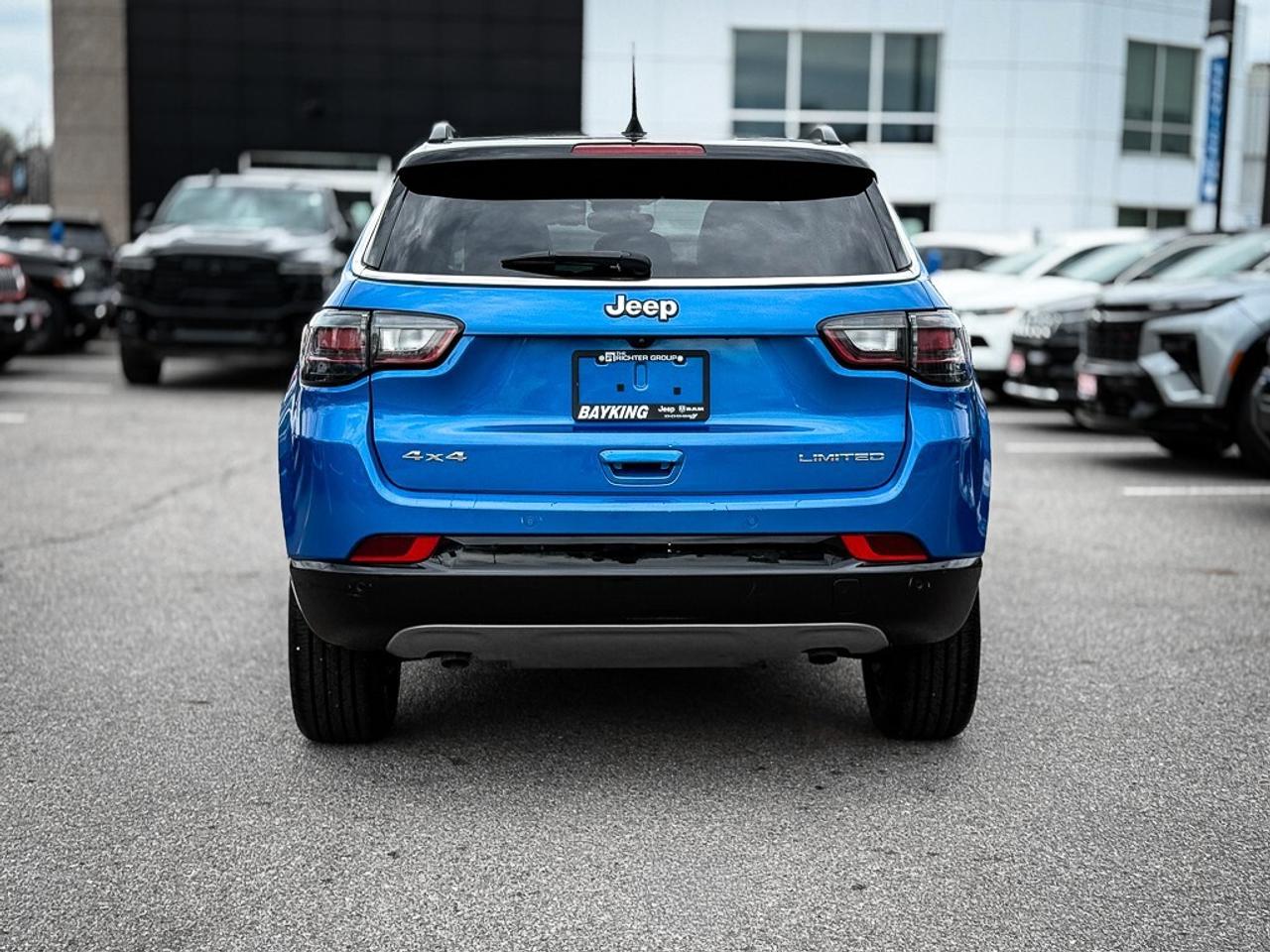 2024 Jeep Compass Limited   ELITE EXTERIOR GROUP   PANO ROOF   ALPIN Photo