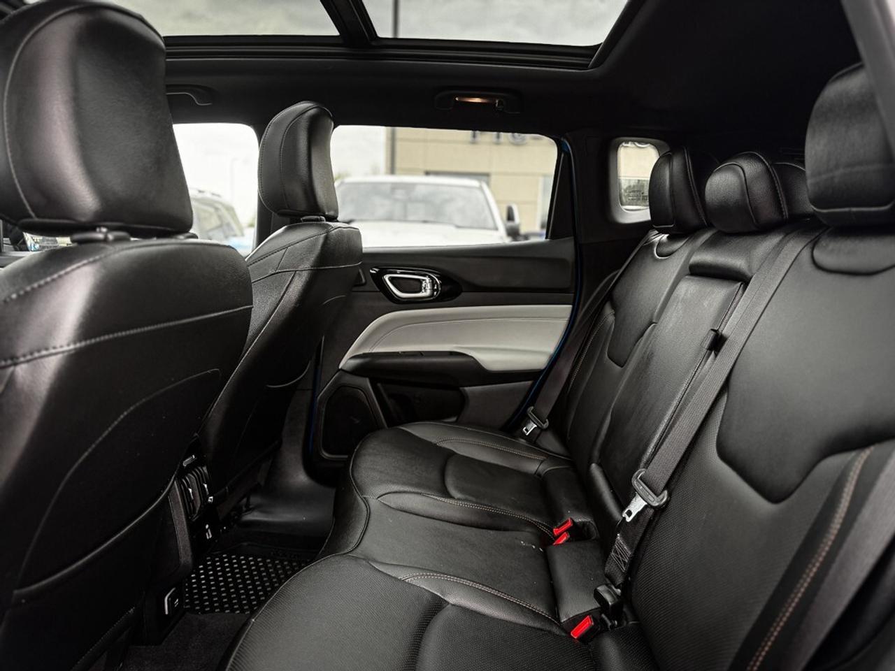 2024 Jeep Compass Limited   ELITE EXTERIOR GROUP   PANO ROOF   ALPIN Photo