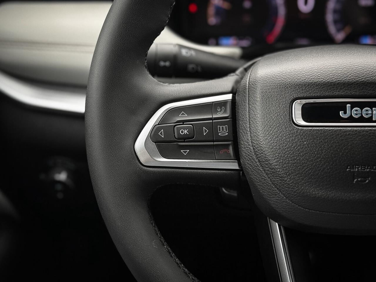 2024 Jeep Compass Limited   ELITE EXTERIOR GROUP   PANO ROOF   ALPIN Photo