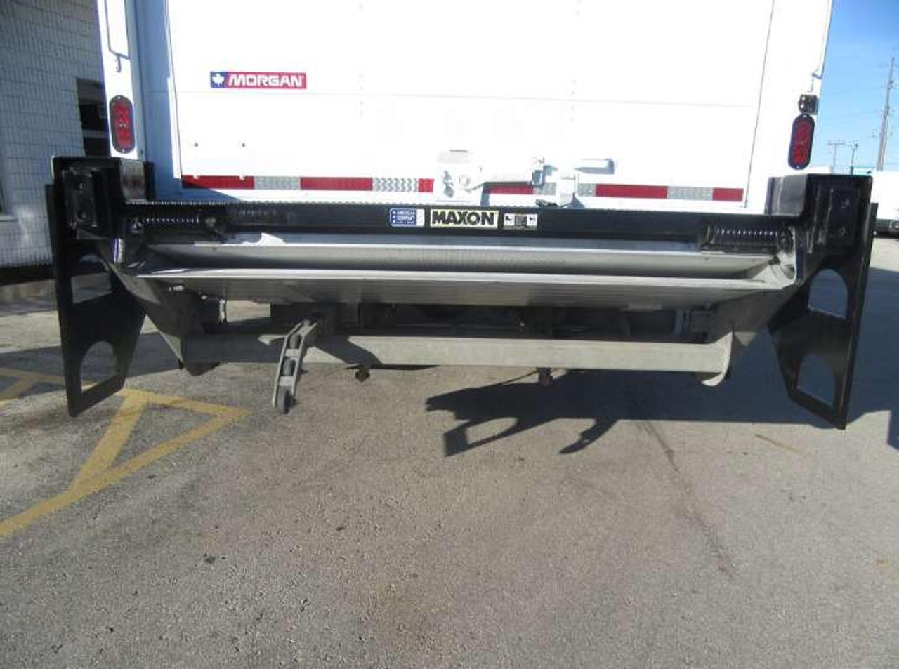 2023 Hino L7 WITH 26FT BOX LARGE ALUMINUM POWER LIFTGATE Photo4