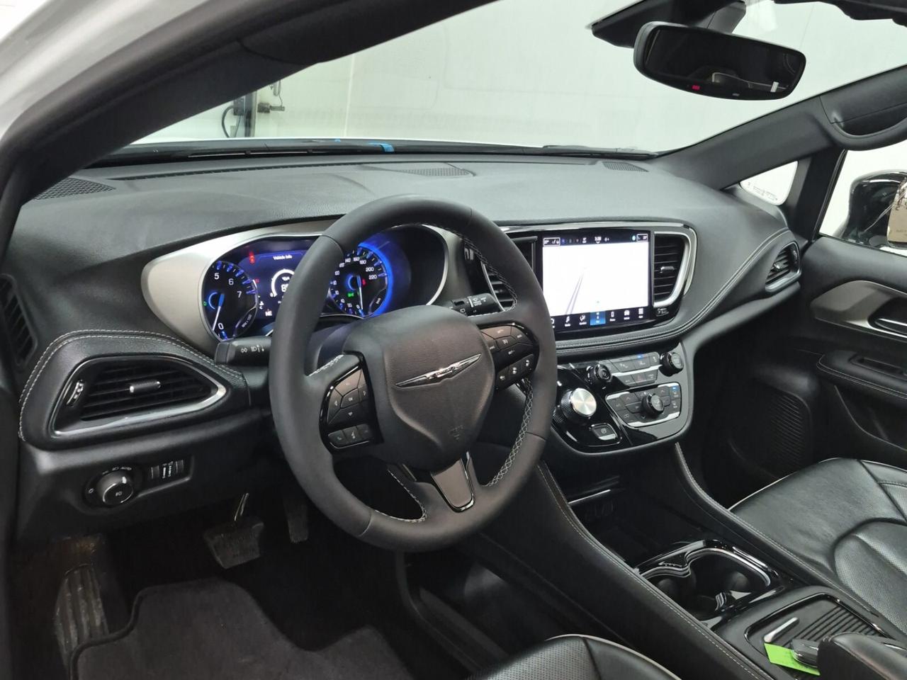 2024 Chrysler Pacifica Limited   S APPEARANCE PKG   REMOTE START   PANO R Photo