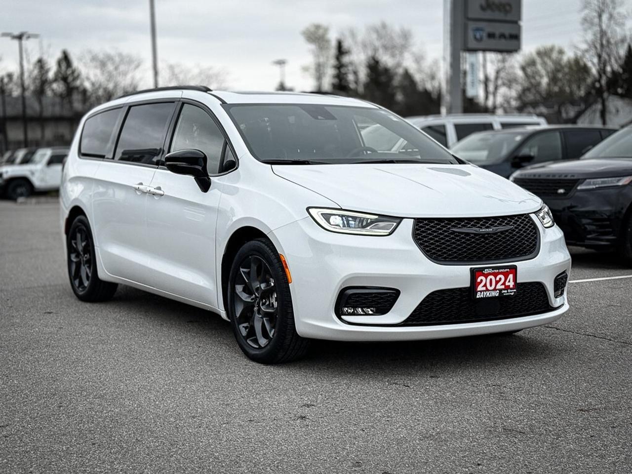 2024 Chrysler Pacifica Limited   S APPEARANCE PKG   REMOTE START   PANO R Photo