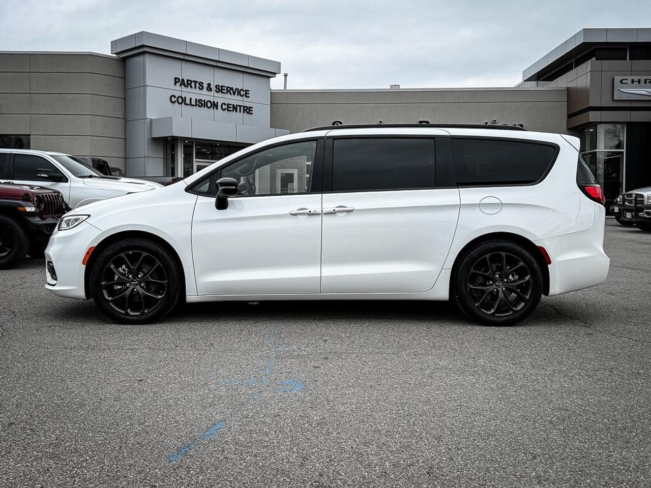 2024 Chrysler Pacifica Limited   S APPEARANCE PKG   REMOTE START   PANO R Photo