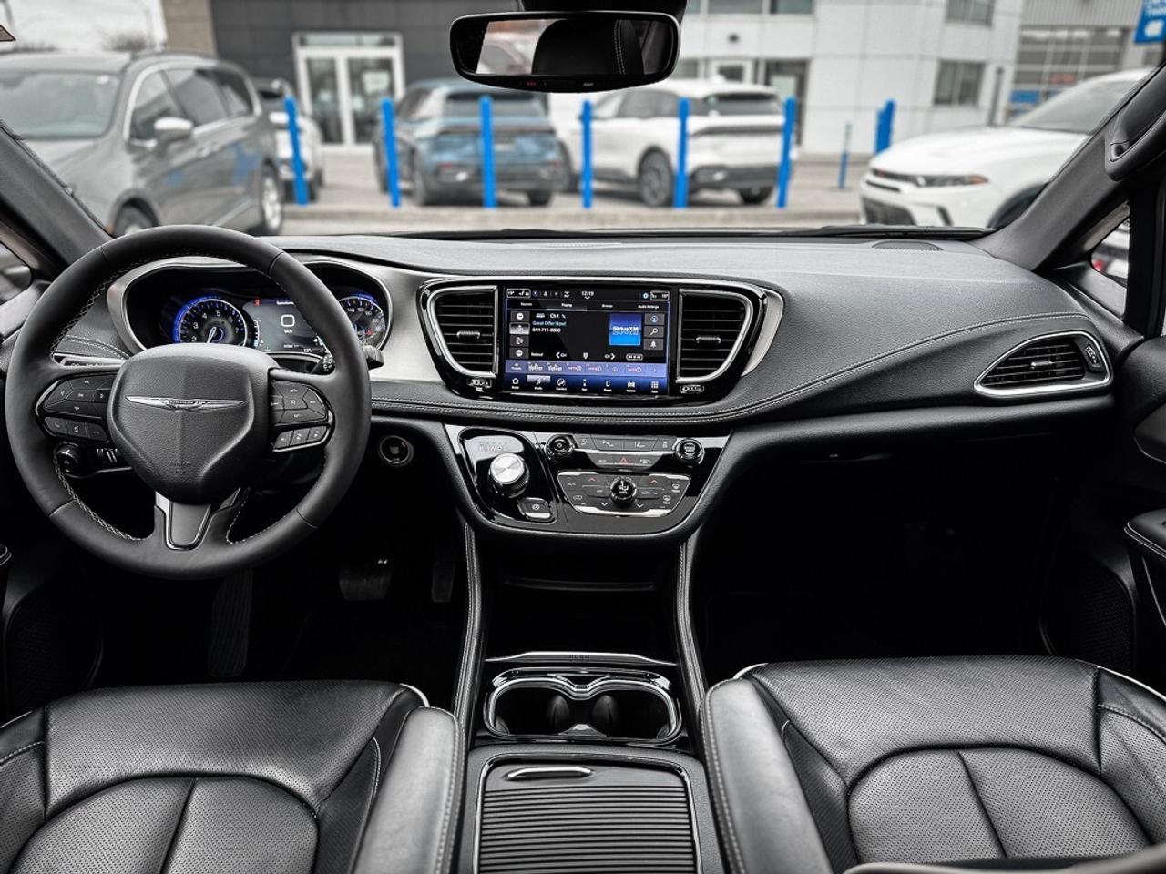 2024 Chrysler Pacifica Limited   S APPEARANCE PKG   REMOTE START   PANO R Photo