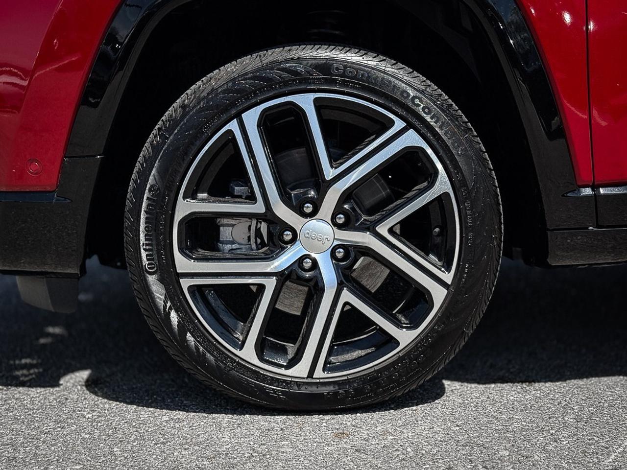 2024 Jeep Compass Limited   ELITE EXTERIOR GROUP   DRIVER ASSIST GRO Photo