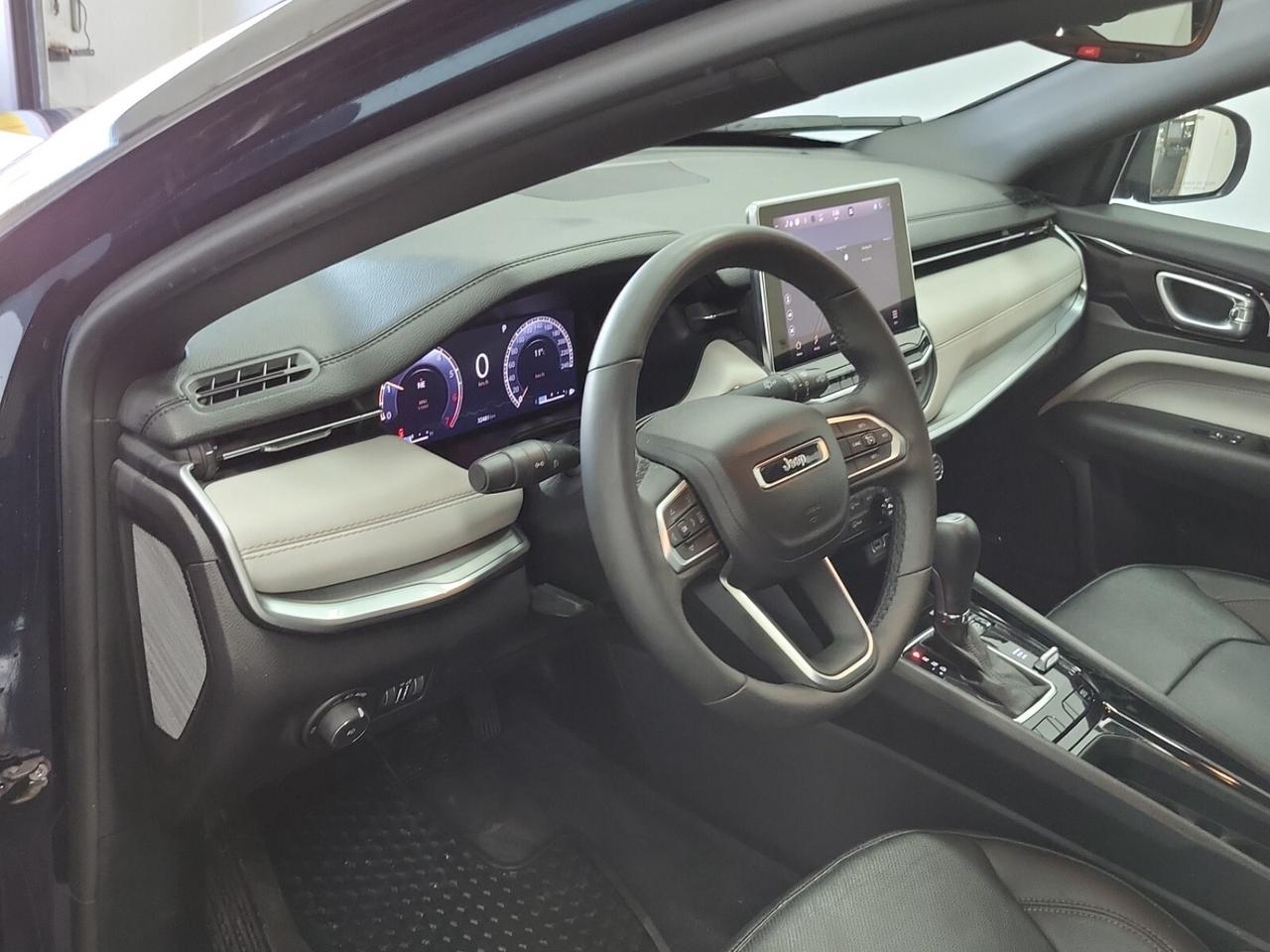 2024 Jeep Compass Limited   ELITE EXTERIOR GROUP   PANO ROOF   ALPIN Photo