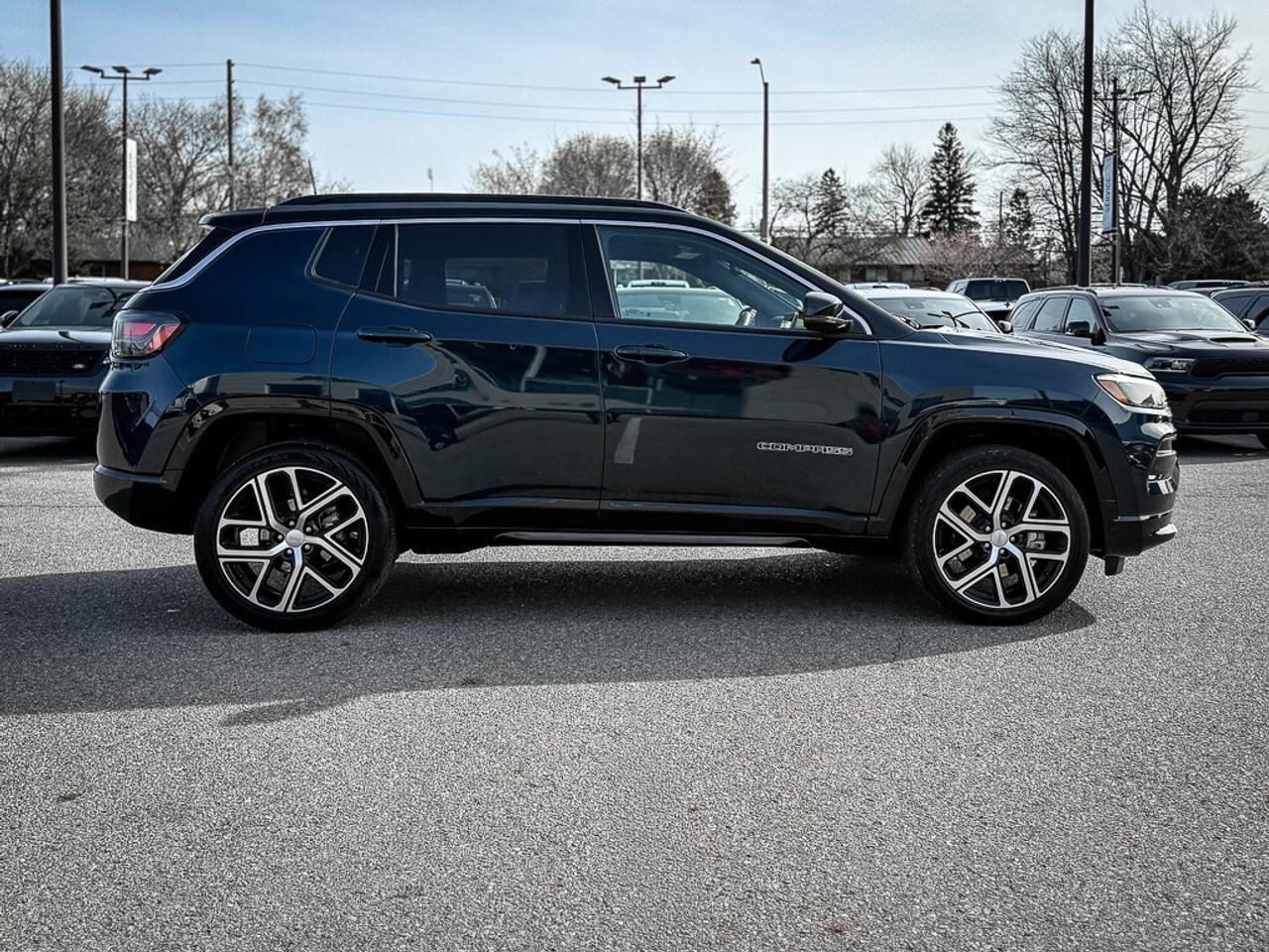 2024 Jeep Compass Limited   ELITE EXTERIOR GROUP   PANO ROOF   ALPIN Photo
