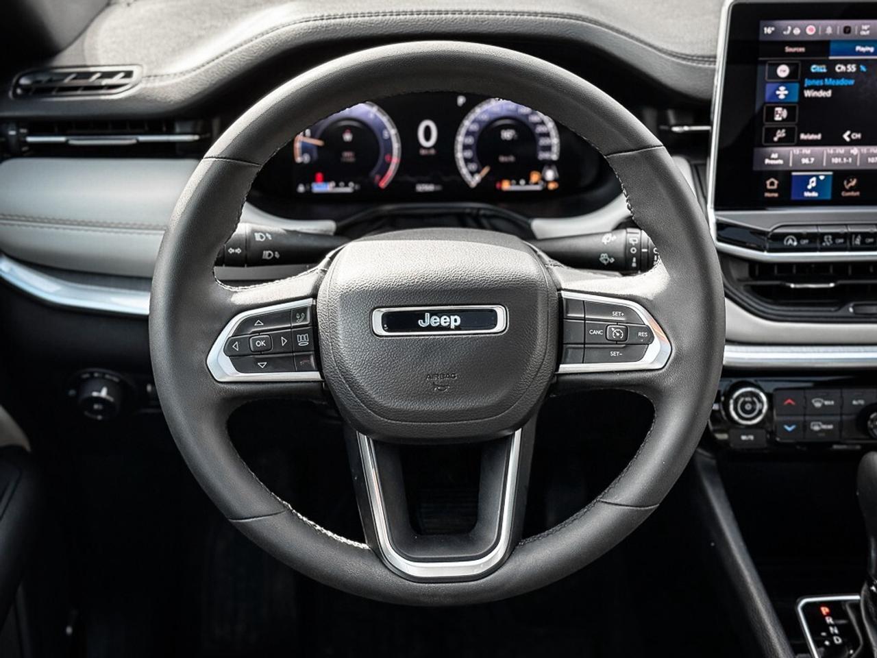 2024 Jeep Compass Limited   ELITE EXTERIOR GROUP   PANO ROOF   ALPIN Photo