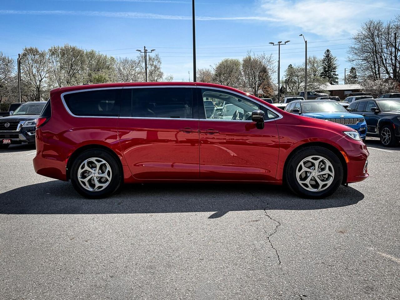 2024 Chrysler Pacifica Limited   SOLD BY KRYSTAL THANK YOU!!! Photo3