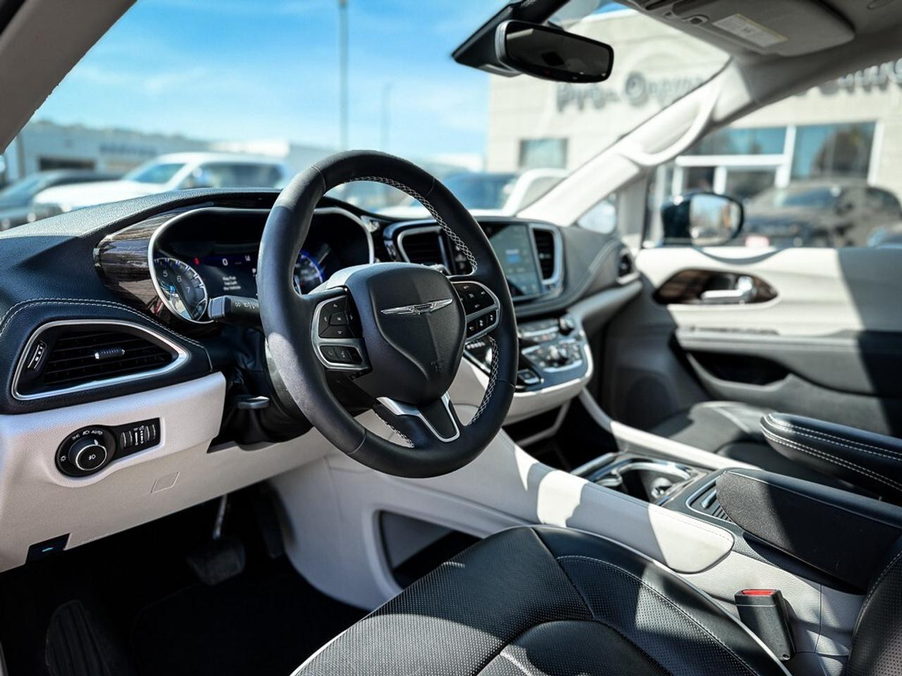 2024 Chrysler Pacifica Limited   SOLD BY KRYSTAL THANK YOU!!! Photo