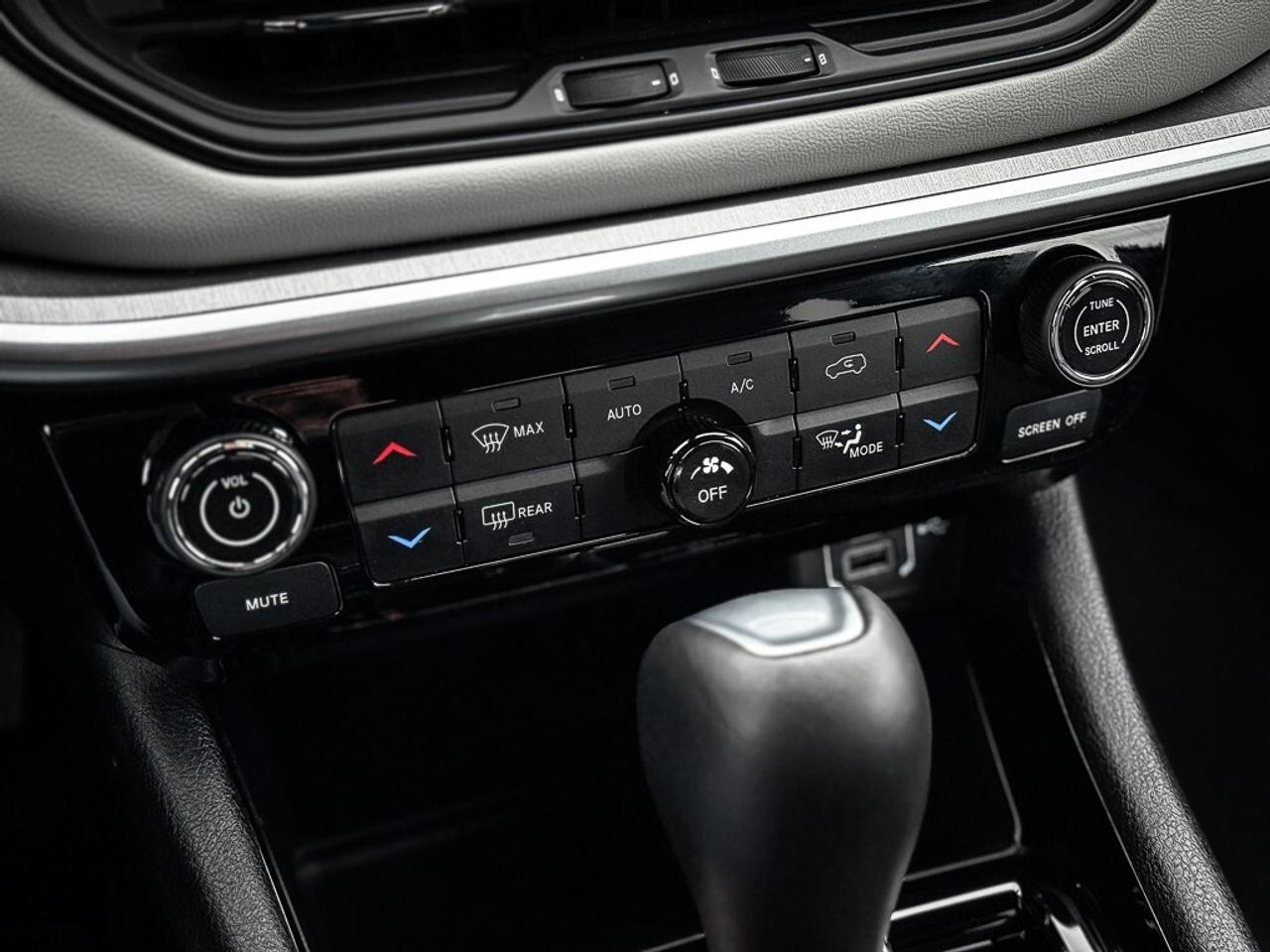2024 Jeep Compass Limited   LANE KEEP   BLINDSPOT   REMOTE START   H Photo