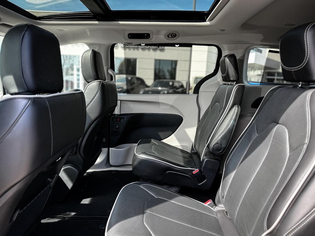 2024 Chrysler Pacifica Limited   PANO ROOF   HEATED/VENTED LEATHER   REMO Photo