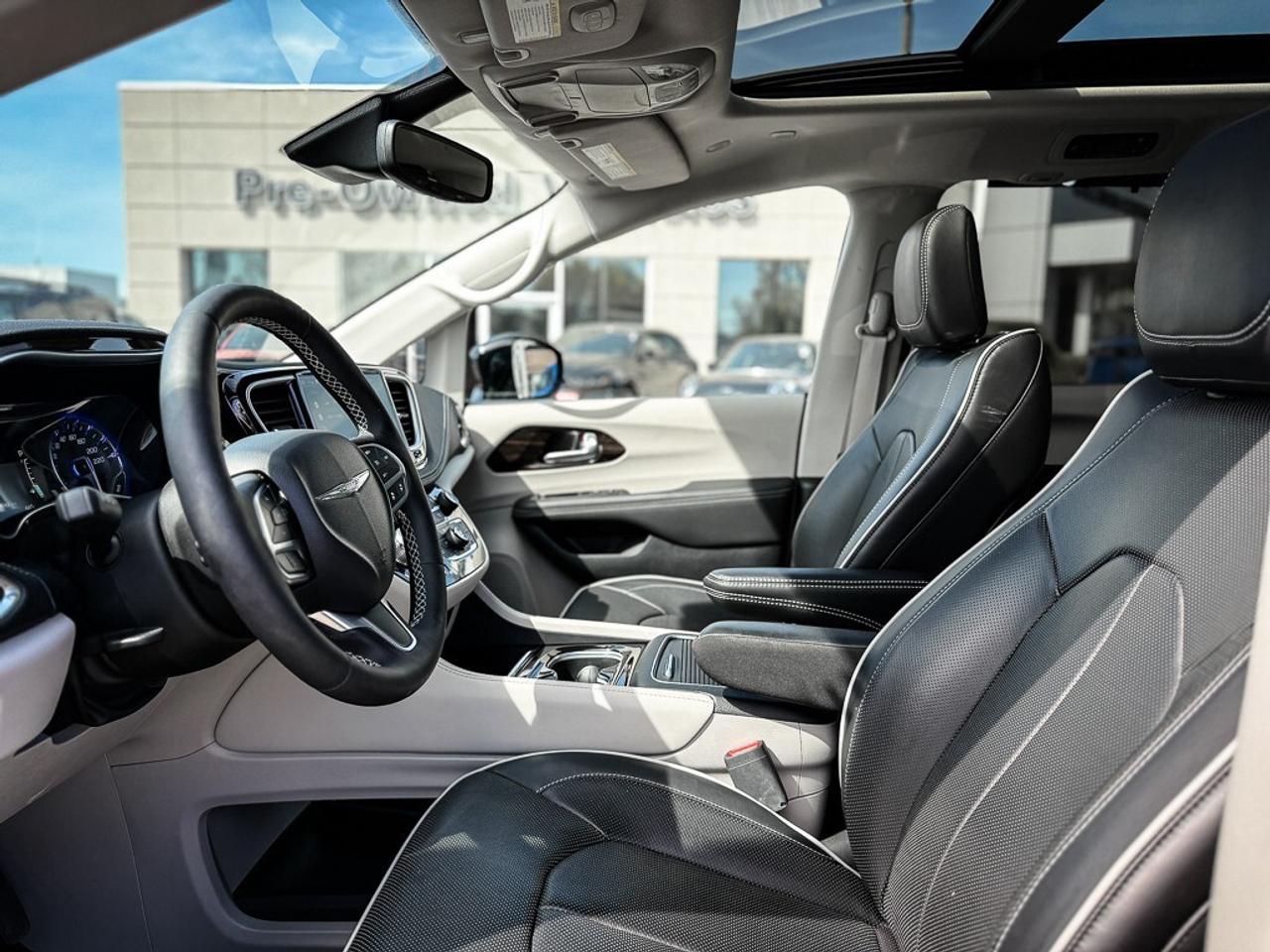 2024 Chrysler Pacifica Limited   PANO ROOF   HEATED/VENTED LEATHER   REMO Photo