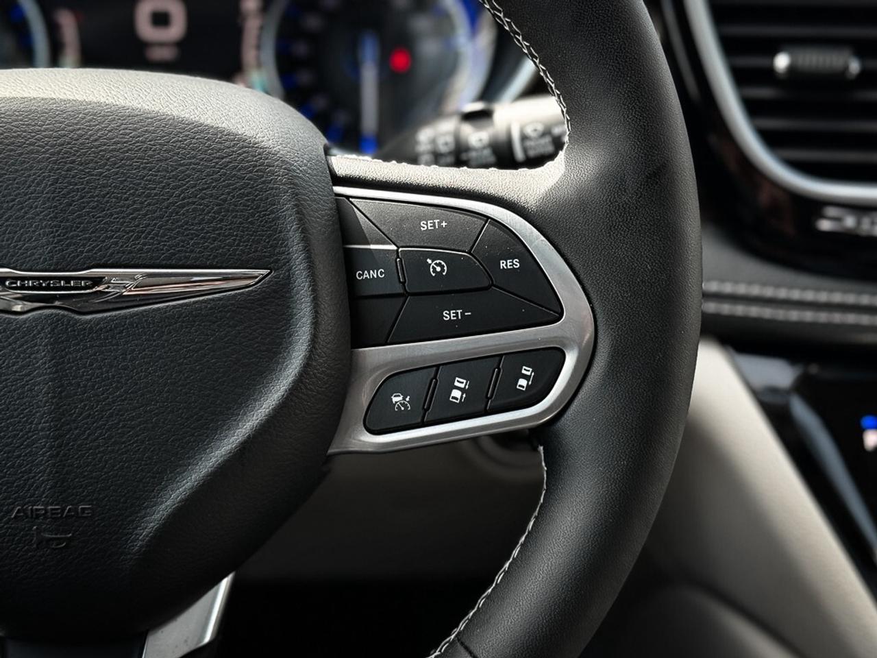 2024 Chrysler Pacifica Limited   PANO ROOF   HEATED/VENTED LEATHER   REMO Photo