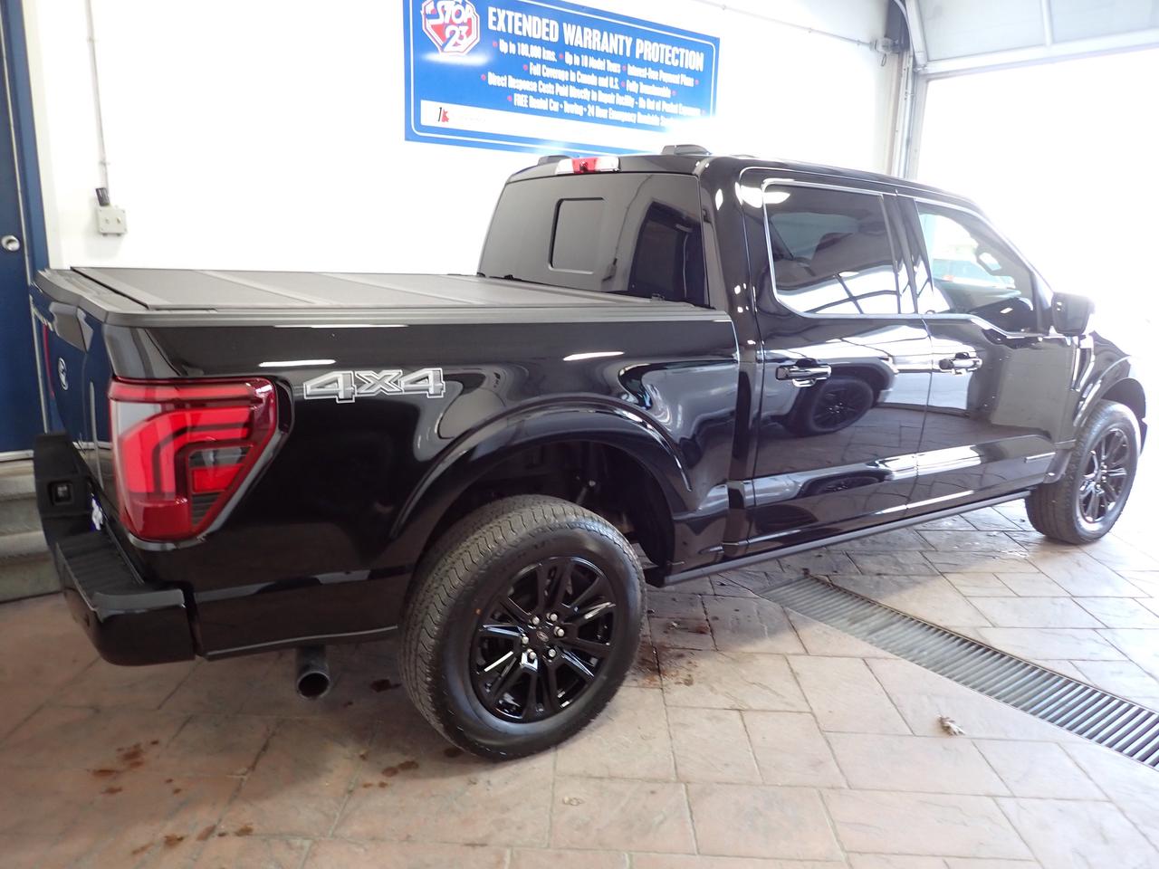 2025 Ford F-150 Platinum 4WD CREW CAB LEATHER NAVI SUNROOF *HYBRID* Photo