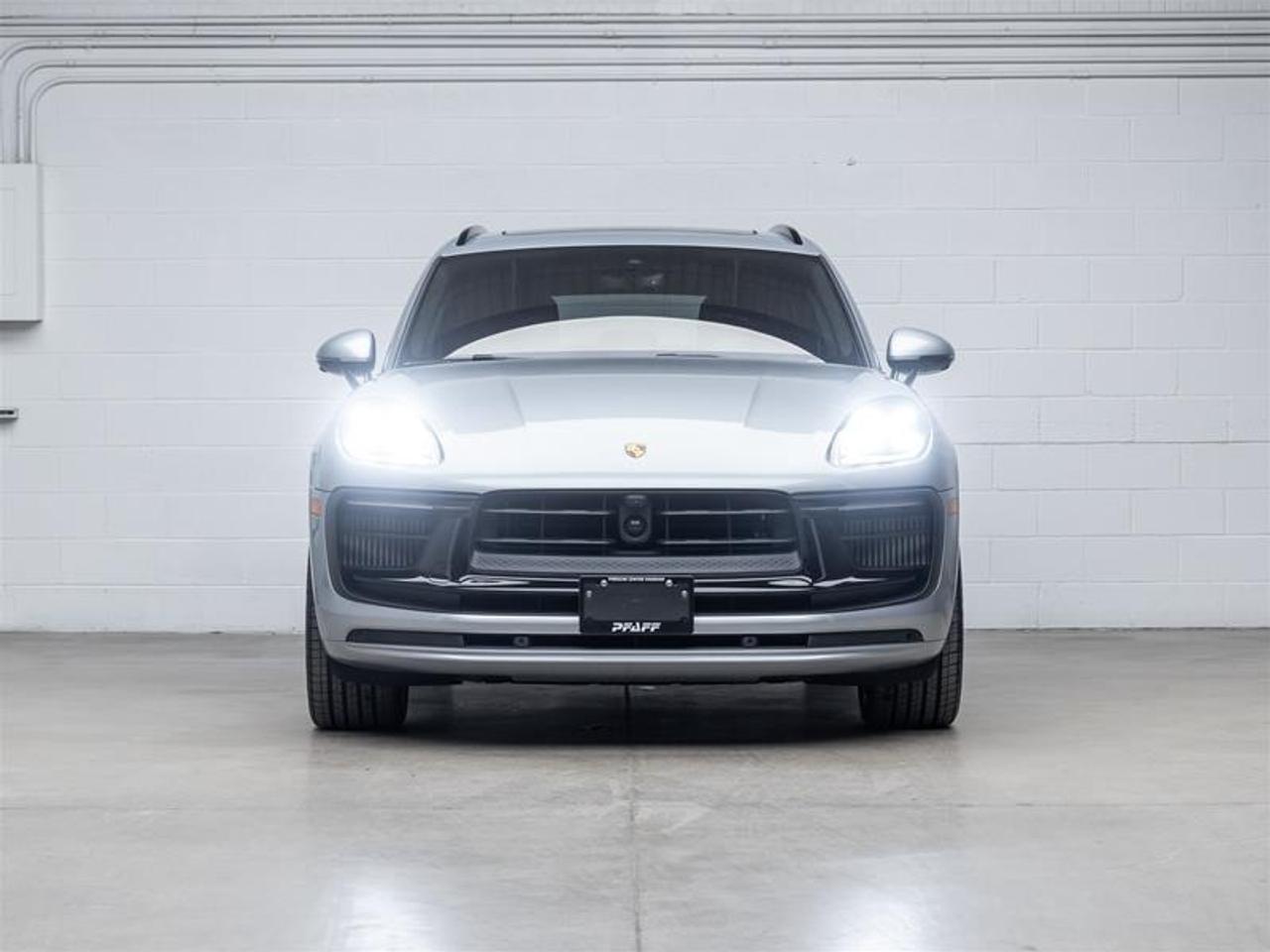2026 Porsche Macan  Photo