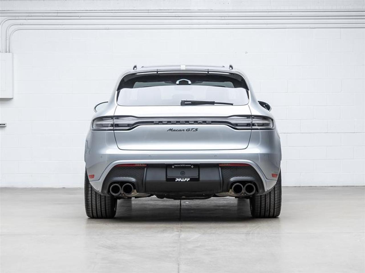 2026 Porsche Macan  Photo