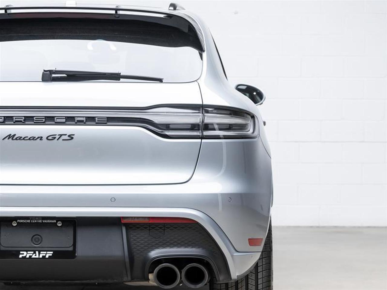 2026 Porsche Macan  Photo