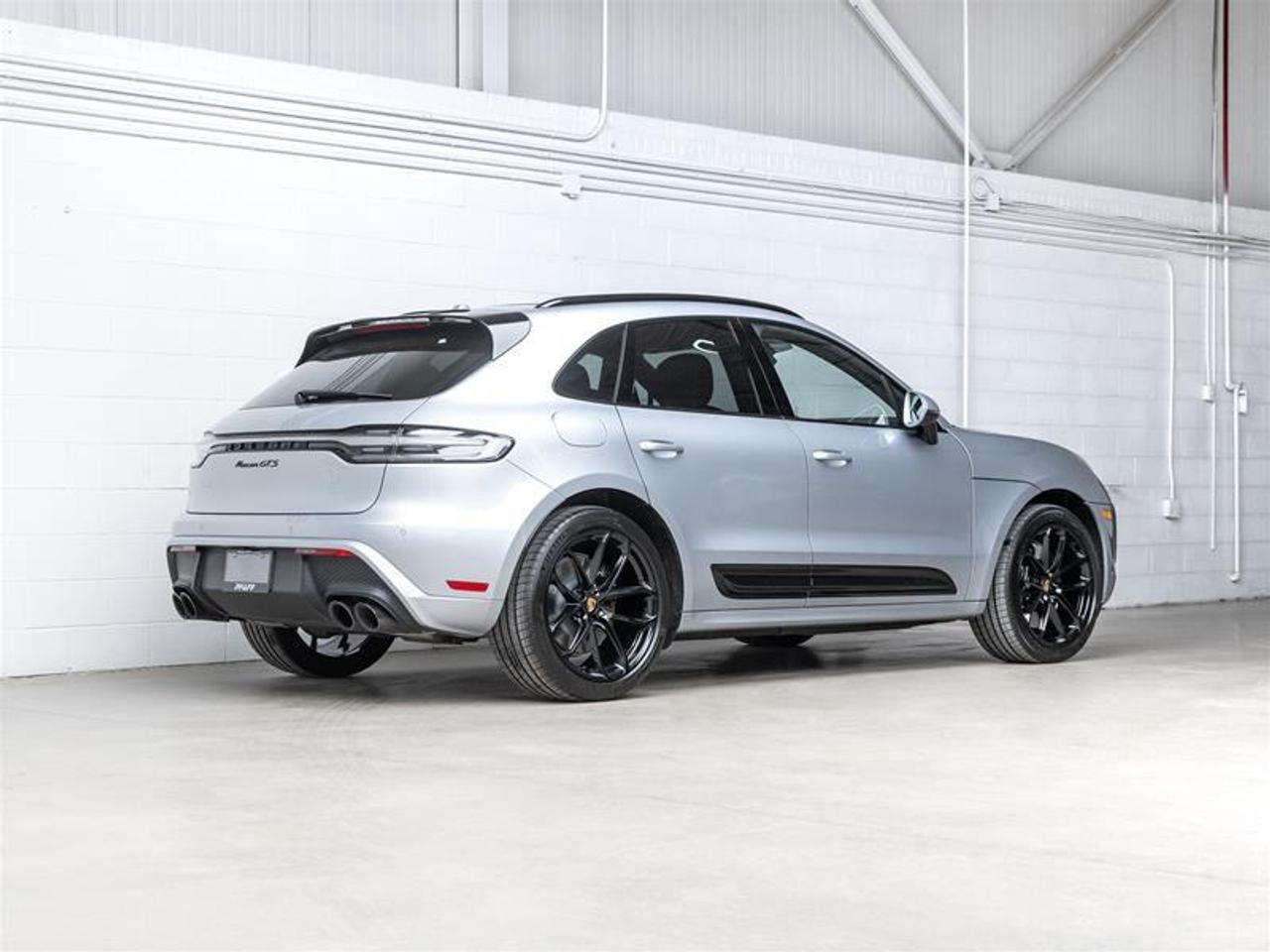 2026 Porsche Macan  Photo