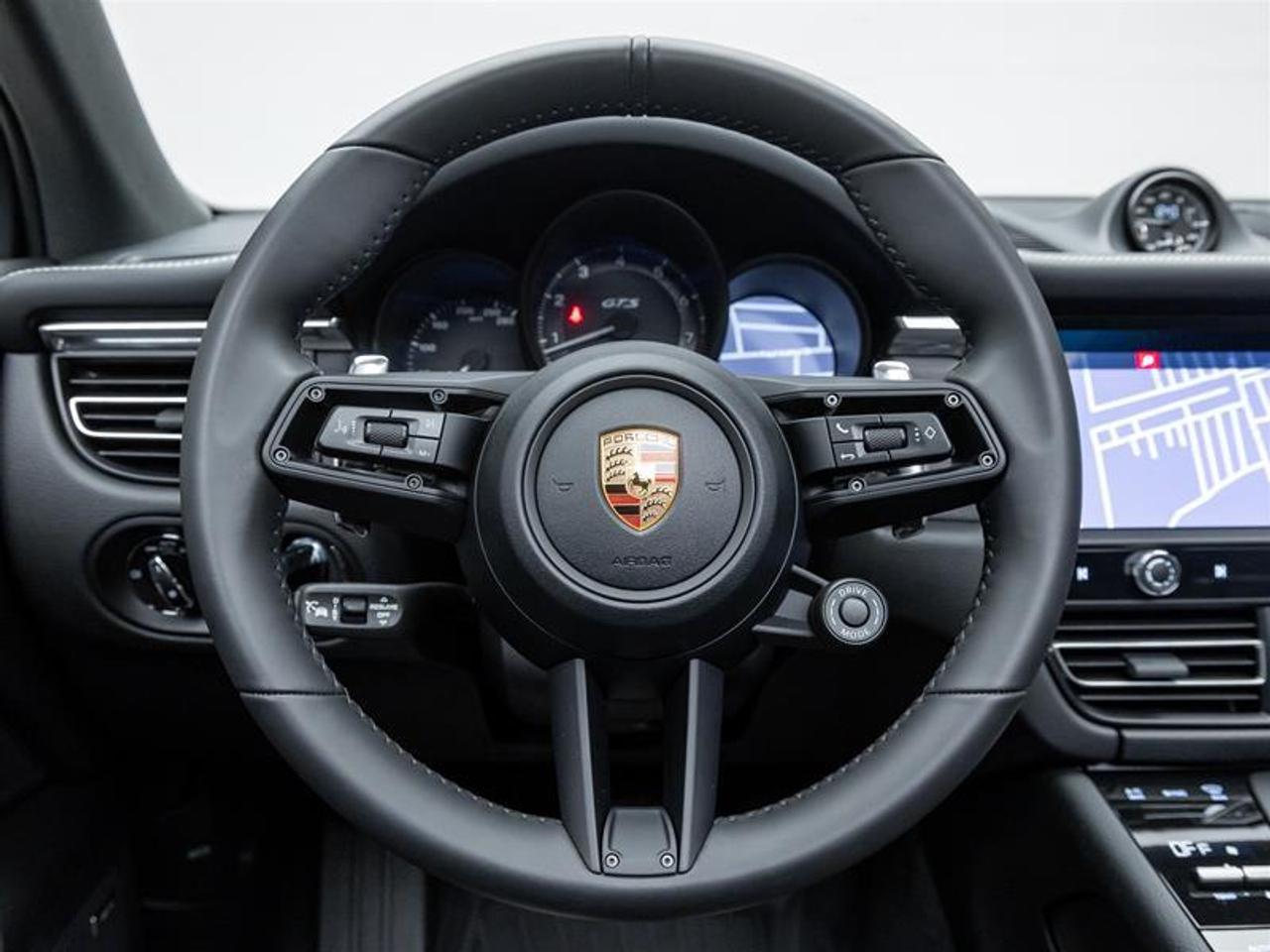 2026 Porsche Macan  Photo