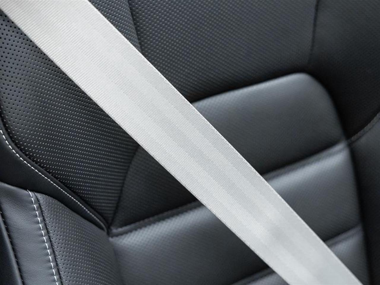 2026 Porsche Macan  Photo