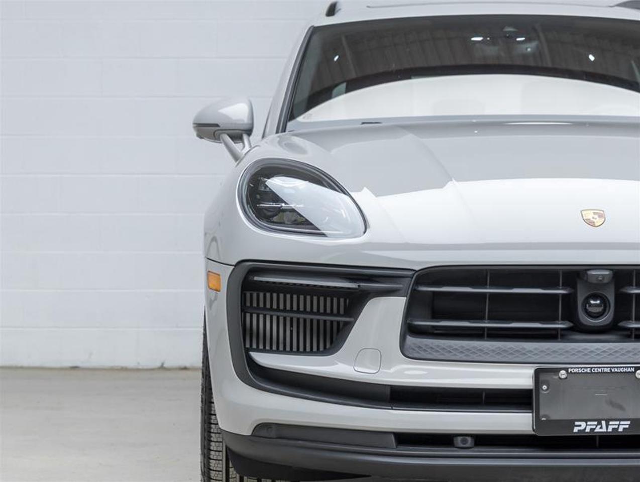 2026 Porsche Macan  Photo