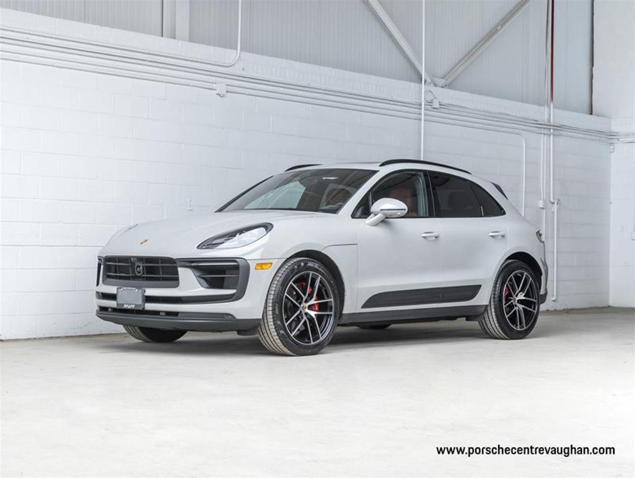 2026 Porsche Macan  Photo