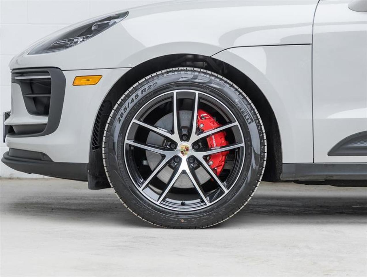 2026 Porsche Macan  Photo