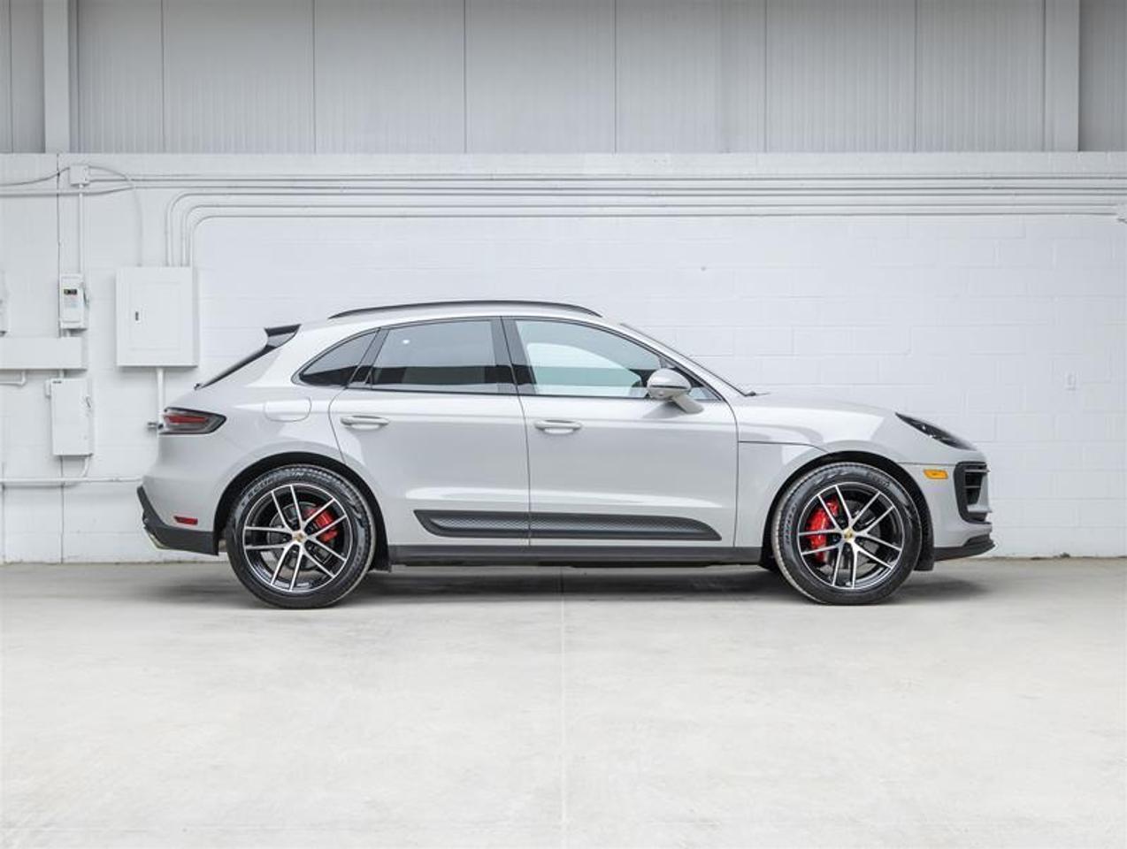 2026 Porsche Macan  Photo