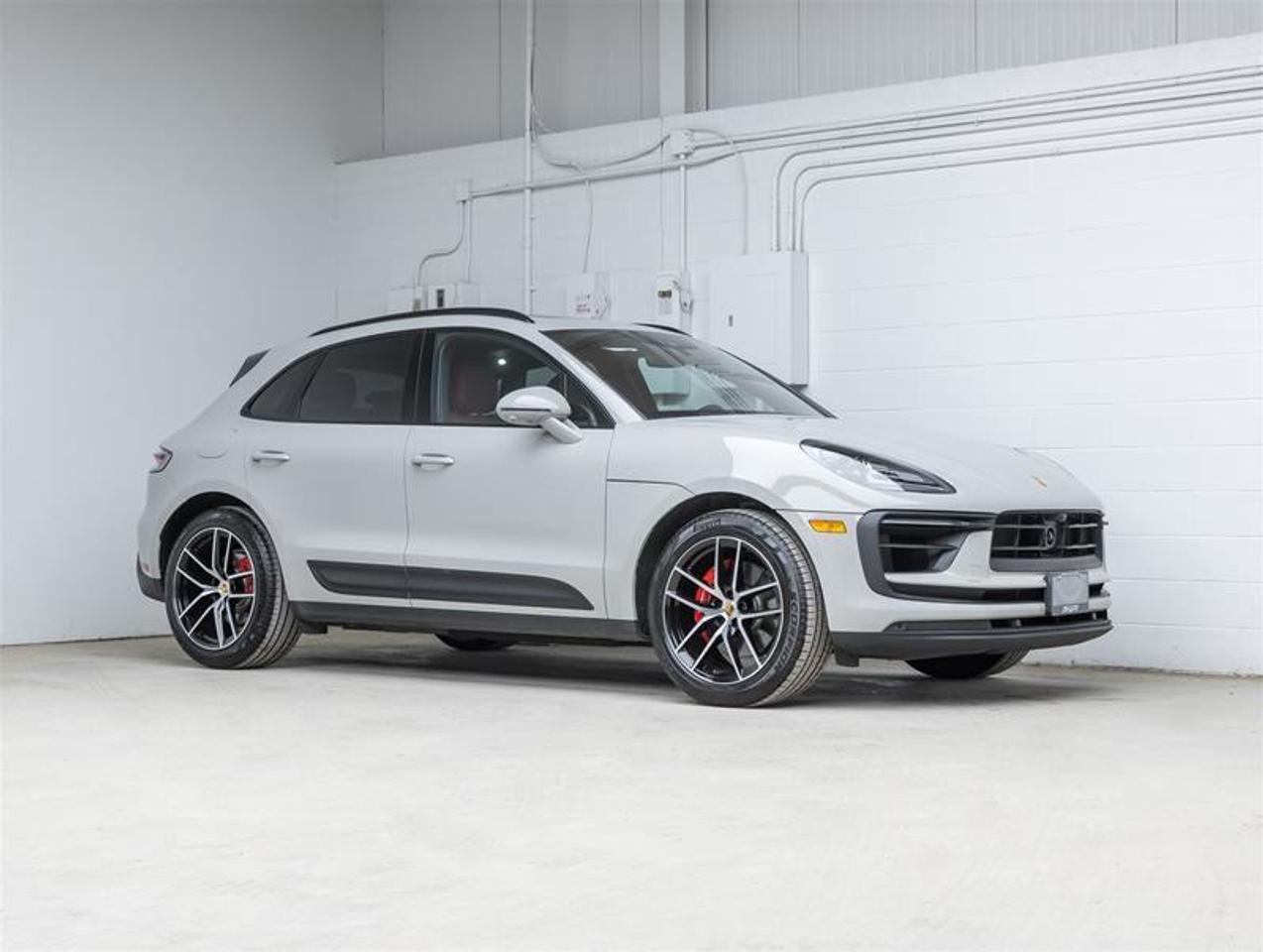 2026 Porsche Macan  Photo