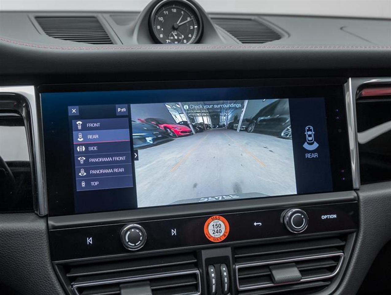 2026 Porsche Macan  Photo