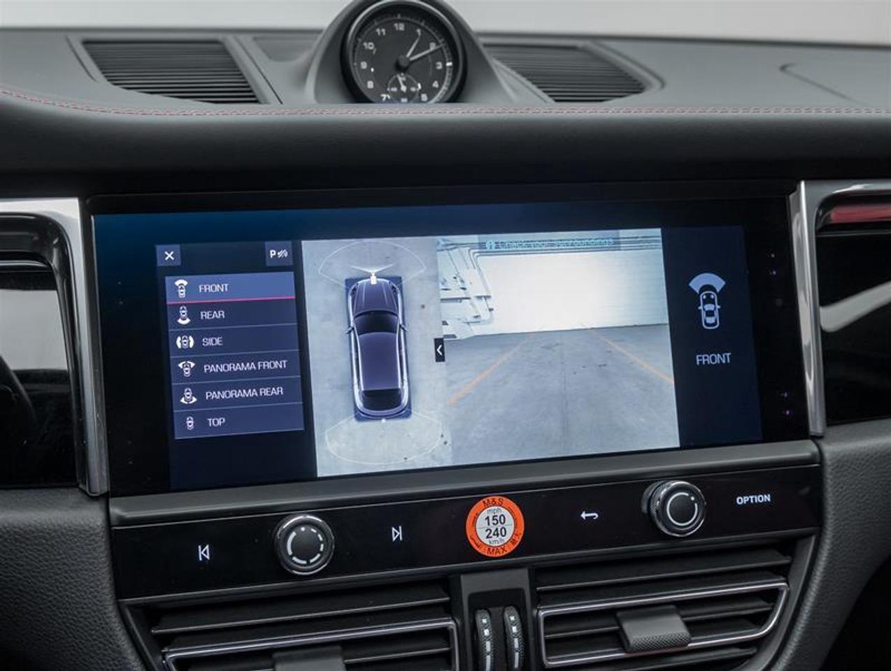 2026 Porsche Macan  Photo