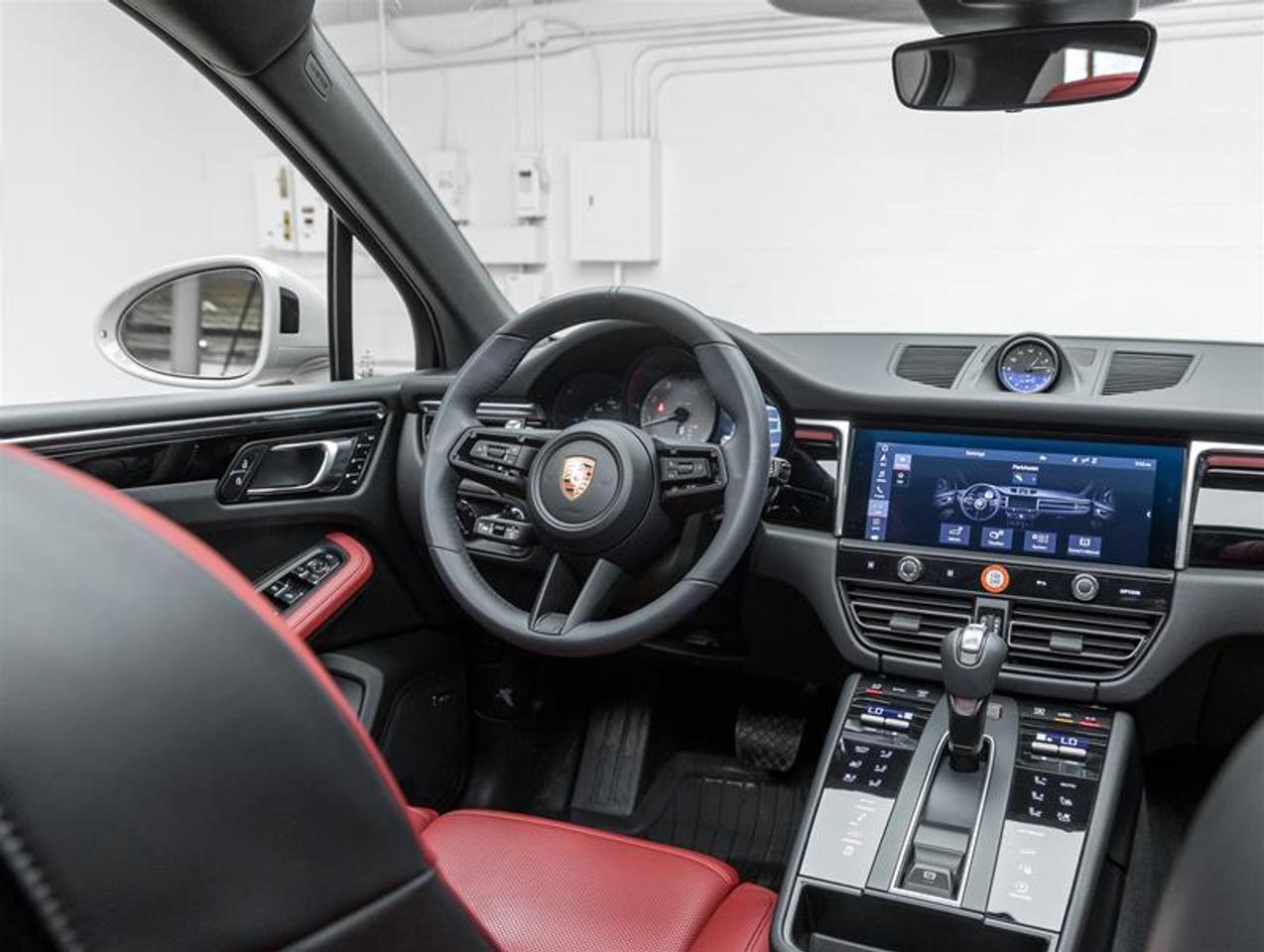2026 Porsche Macan  Photo