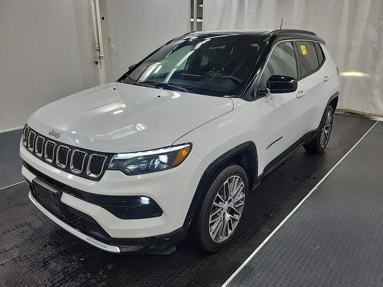 2024 Jeep Compass Limited   ELITE EXTERIOR GROUP   PANO ROOF   ALPIN Photo0