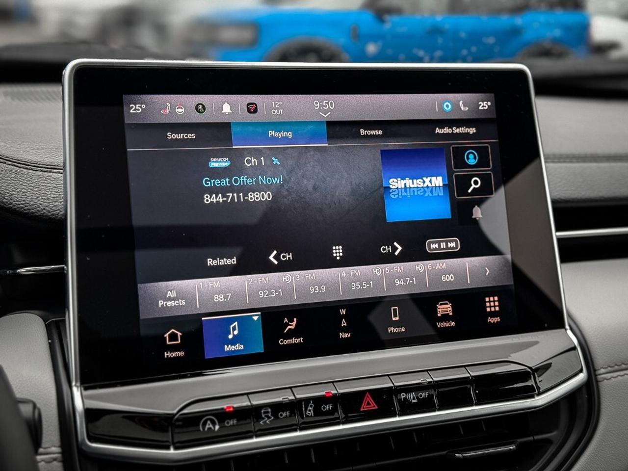 2024 Jeep Compass Limited   ELITE EXTERIOR GROUP   PANO ROOF   ALPIN Photo