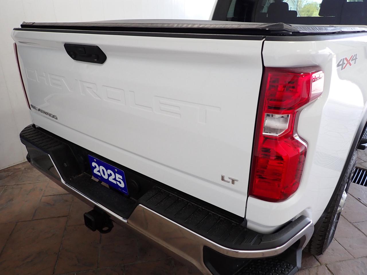 2025 Chevrolet SILVERADO 2500HD LT 4WD CREW CAB NAVI 6'4 BOX Photo2